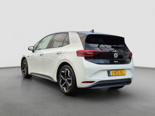 Volkswagen ID.3 First Plus 58 kWh Trekhaak | Matrix LED | Camera | Stuur+Stoelverwarming | ActivLease financial lease