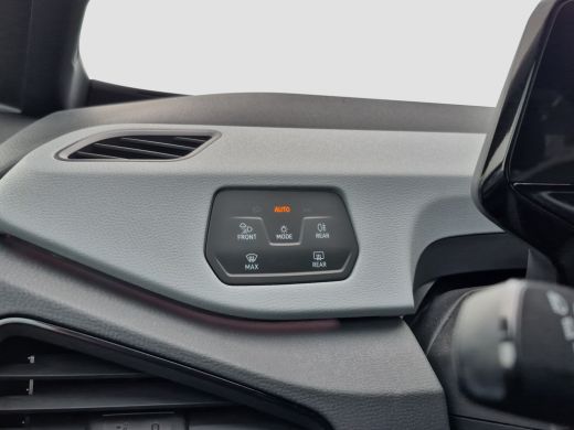 Volkswagen ID.3 First Plus 58 kWh Trekhaak | Matrix LED | Camera | Stuur+Stoelverwarming | ActivLease financial lease