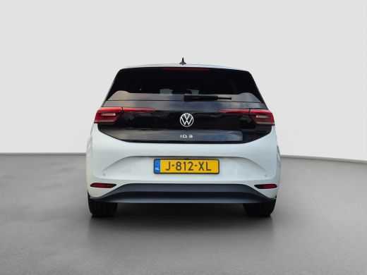 Volkswagen ID.3 First Plus 58 kWh Trekhaak | Matrix LED | Camera | Stuur+Stoelverwarming | ActivLease financial lease