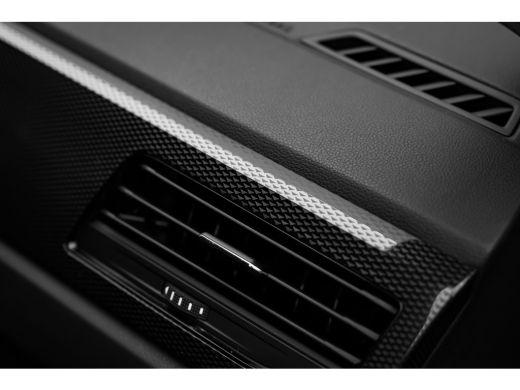 Volkswagen Polo Life Edition | Afneembare en afsluitbare trekhaak | Airconditioning automatisch (Climatronic), 2-... ActivLease financial lease