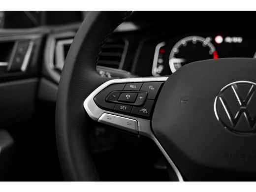 Volkswagen Polo Life Edition | Afneembare en afsluitbare trekhaak | Airconditioning automatisch (Climatronic), 2-... ActivLease financial lease