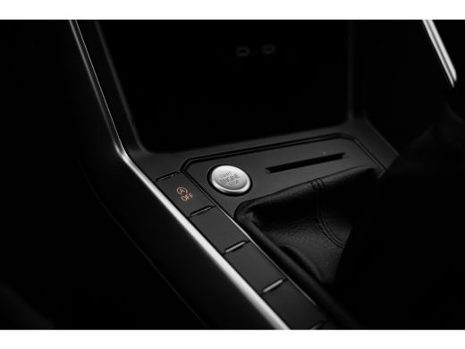 Volkswagen Polo Life Edition | Afneembare en afsluitbare trekhaak | Airconditioning automatisch (Climatronic), 2-... ActivLease financial lease