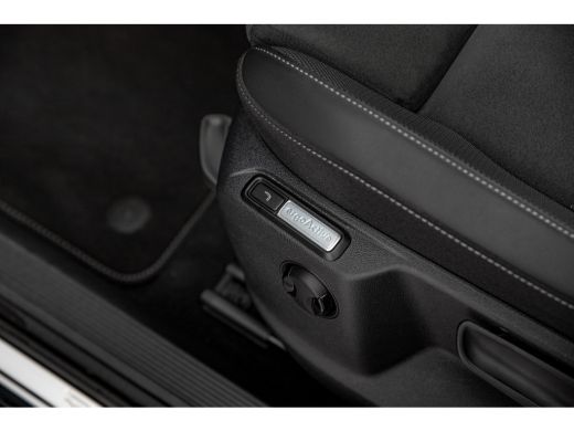 Volkswagen T-Roc 1.5 TSI 150pk R-Line Edition DSG ActivLease financial lease