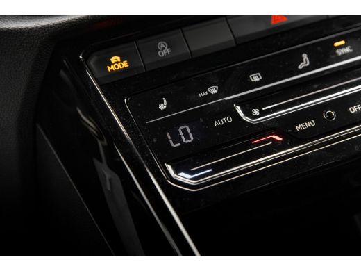 Volkswagen T-Roc 1.5 TSI 150pk R-Line Edition DSG ActivLease financial lease