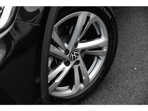 Volkswagen T-Roc 1.5 TSI 150pk R-Line Edition DSG ActivLease financial lease