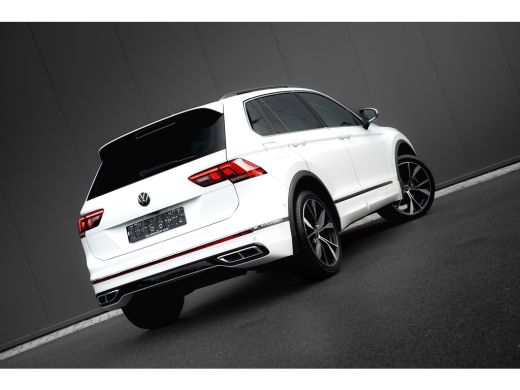 Volkswagen Tiguan 1.4 TSI eHybrid 245pk R-Line | Panoramadak | Trekhaak | Stoelen Elektrisch met Geheugen | Head-Up... ActivLease financial lease