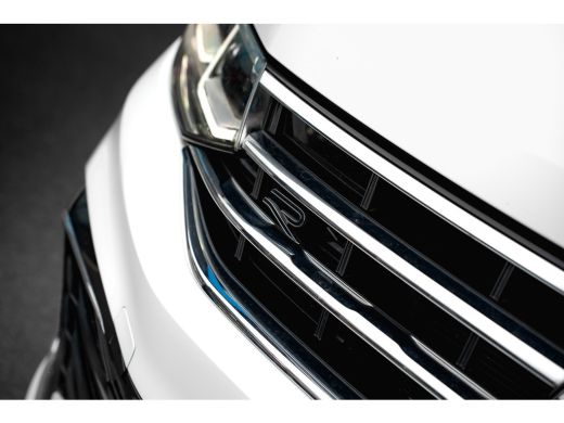Volkswagen Tiguan 1.4 TSI eHybrid 245pk R-Line | Panoramadak | Trekhaak | Stoelen Elektrisch met Geheugen | Head-Up... ActivLease financial lease