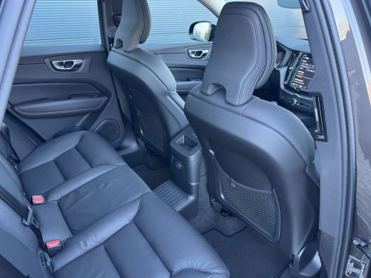 Volvo  XC60 2.0 T6 Plug-in hybrid AWD Plus Dark | Panoramadak | 360 Camera | Trekhaak | BLIS | ActivLease financial lease