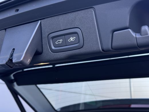 Volvo  XC60 2.0 T6 Plug-in hybrid AWD Plus Dark | Panoramadak | 360 Camera | Trekhaak | BLIS | ActivLease financial lease