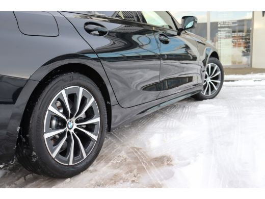 BMW 3 Serie Touring 330e High Executive Sport Line Automaat / Sportstoelen / LED / Live Cockpit Professional ... ActivLease financial lease