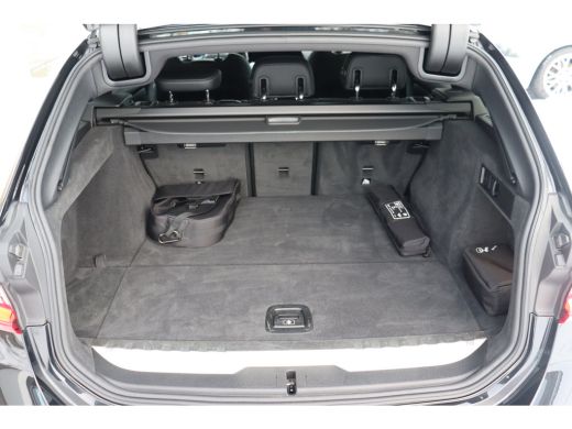 BMW 3 Serie Touring 330e High Executive Sport Line Automaat / Sportstoelen / LED / Live Cockpit Professional ... ActivLease financial lease