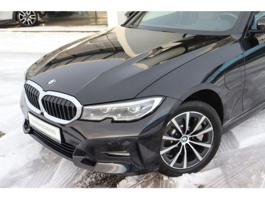 BMW 3 Serie Touring 330e High Executive Sport Line Automaat / Sportstoelen / LED / Live Cockpit Professional ... ActivLease financial lease