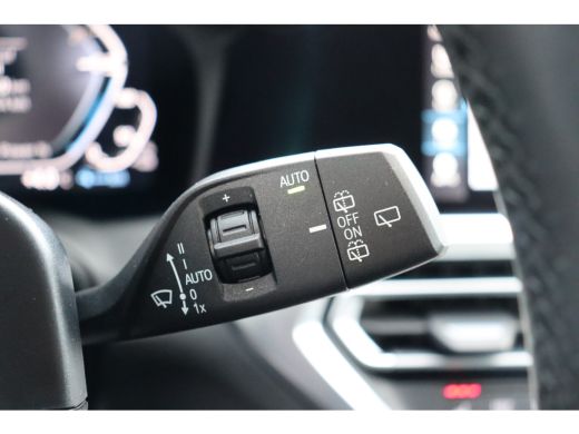 BMW 3 Serie Touring 330e High Executive Sport Line Automaat / Sportstoelen / LED / Live Cockpit Professional ... ActivLease financial lease