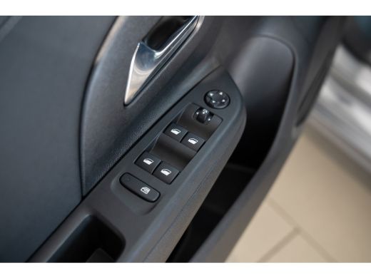 Opel Corsa 1.2 Turbo 100PK Elegance | Camera | Parkeersensoren | Climate Controle | Dodehoek bewaking | Appl... ActivLease financial lease