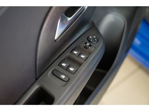 Opel Corsa-e Elegance 50 kWh | Navigatie | Parkeersensoren | Stoel & Stuurverwarming | Climate Controle | Crui... ActivLease financial lease