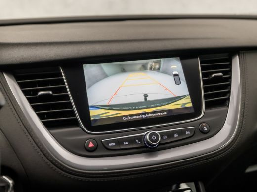 Opel Grandland X 1.2 Sportline (APPLE CARPLAY, CAMERA, DEALER ONDERHOUDEN, NAVIGATIE, CLIMATE, CRUISE, GETINT GLAS... ActivLease financial lease