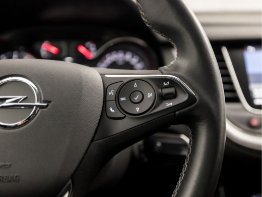 Opel Grandland X 1.2 Sportline (APPLE CARPLAY, CAMERA, DEALER ONDERHOUDEN, NAVIGATIE, CLIMATE, CRUISE, GETINT GLAS... ActivLease financial lease