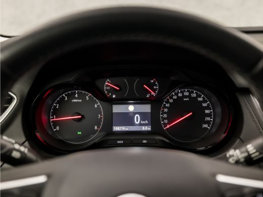 Opel Grandland X 1.2 Sportline (APPLE CARPLAY, CAMERA, DEALER ONDERHOUDEN, NAVIGATIE, CLIMATE, CRUISE, GETINT GLAS... ActivLease financial lease