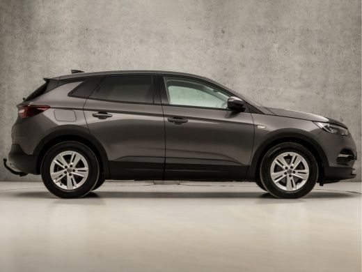 Opel Grandland X 1.2 Sportline (APPLE CARPLAY, CAMERA, DEALER ONDERHOUDEN, NAVIGATIE, CLIMATE, CRUISE, GETINT GLAS... ActivLease financial lease