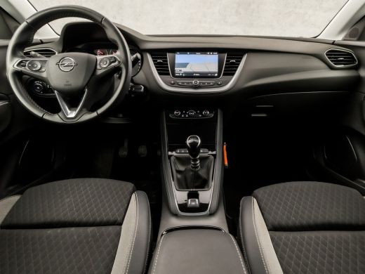 Opel Grandland X 1.2 Sportline (APPLE CARPLAY, CAMERA, DEALER ONDERHOUDEN, NAVIGATIE, CLIMATE, CRUISE, GETINT GLAS... ActivLease financial lease