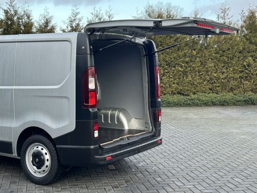 Opel Vivaro 1.6 CDTI 126 PK / L1H1 / 1e EIGENAAR / AIRCO / CRUISE / NAVI / CAMERA / BLUETOOTH ActivLease financial lease