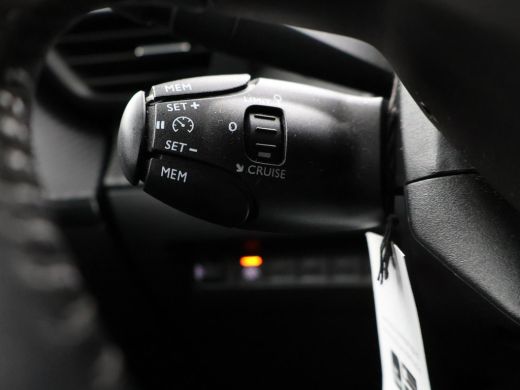 Peugeot 2008 1.2 PURETECH BLEU VERTIGO + LED | APPLE CARPLAY | ANDROID AUTO | DEALER ONDERHOUDEN ActivLease financial lease