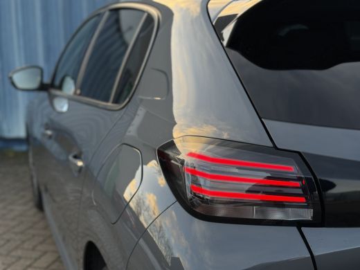 Peugeot 208 Hybrid 100 e-DCS6 Allure Cruise control adeptief met stop&go | Lichtmetalen velgen 16" | Apple ca... ActivLease financial lease