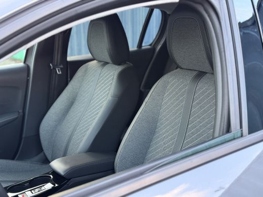 Peugeot 208 Hybrid 100 e-DCS6 Allure Cruise control adeptief met stop&go | Lichtmetalen velgen 16" | Apple ca... ActivLease financial lease