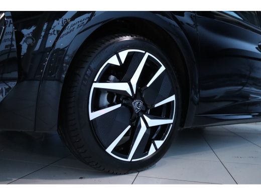 Peugeot 208 Hybrid 110 e-DCS6 GT | Cruise Control | 360 Camera | Keyless | Navi | Carplay | Dodehoekdetectie ActivLease financial lease