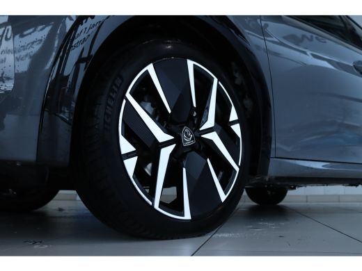 Peugeot 208 Hybrid 110 e-DCS6 GT | Cruise Control | Camera | Keyless | Carplay | 17 Inch | ActivLease financial lease