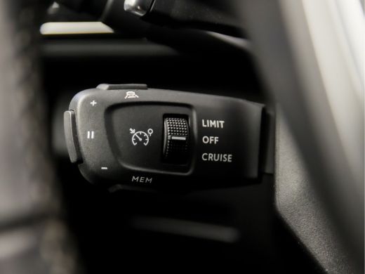 Peugeot 3008 1.6 HYbrid 225 Allure 225Pk Automaat (APPLE CARPLAY, STANDKACHEL, GROOT NAVI, CAMERA, XENON, DIGI... ActivLease financial lease