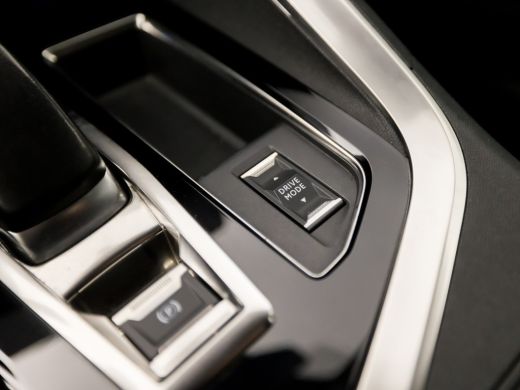 Peugeot 3008 1.6 HYbrid 225 Allure 225Pk Automaat (APPLE CARPLAY, STANDKACHEL, GROOT NAVI, CAMERA, XENON, DIGI... ActivLease financial lease