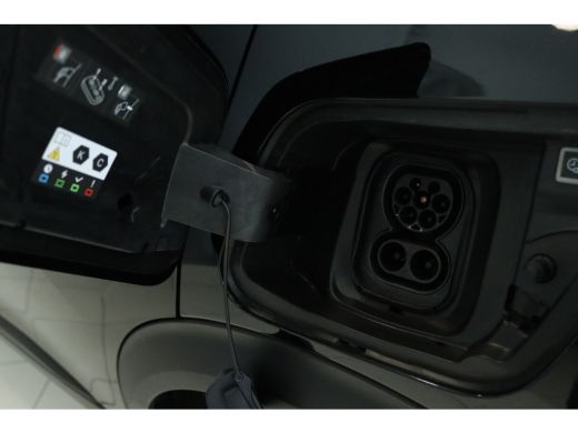 Peugeot e-2008 EV 136PK 50KWH ACTIVE PACK | Cruise Control | Navigatie | Climate | Carplay | LMV | PDC ActivLease financial lease