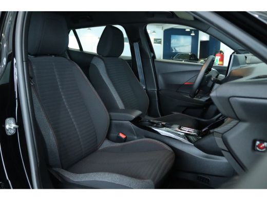 Peugeot e-2008 EV 136PK 50KWH ACTIVE PACK | Cruise Control | Navigatie | Climate | Carplay | LMV | PDC ActivLease financial lease