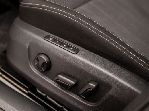 Skoda Superb Combi 1.5 TSI ACT Sport 150Pk Automaat (APPLE CARPLAY, GROOT NAVI, MEMORY SEATS, STOELVERWARMING,... ActivLease financial lease