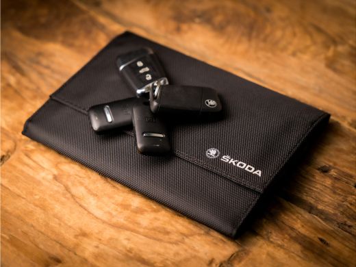 Skoda Superb Combi 1.5 TSI ACT Sport 150Pk Automaat (APPLE CARPLAY, GROOT NAVI, MEMORY SEATS, STOELVERWARMING,... ActivLease financial lease