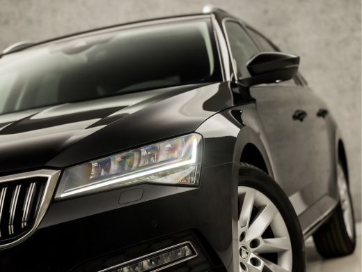Skoda Superb Combi 1.5 TSI ACT Sport 150Pk Automaat (APPLE CARPLAY, GROOT NAVI, MEMORY SEATS, STOELVERWARMING,... ActivLease financial lease