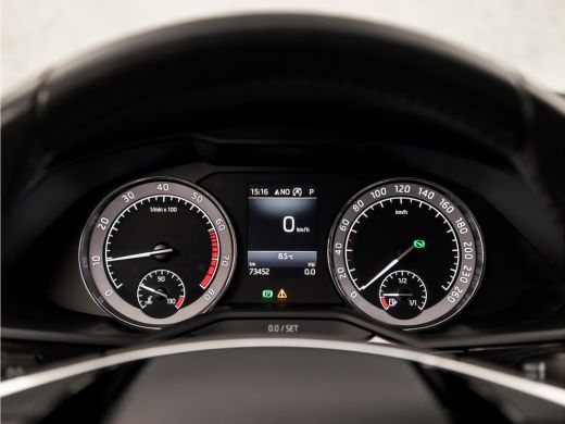 Skoda Superb Combi 1.5 TSI ACT Sport 150Pk Automaat (APPLE CARPLAY, GROOT NAVI, MEMORY SEATS, STOELVERWARMING,... ActivLease financial lease