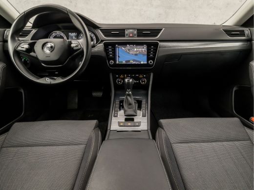 Skoda Superb Combi 1.5 TSI ACT Sport 150Pk Automaat (APPLE CARPLAY, GROOT NAVI, MEMORY SEATS, STOELVERWARMING,... ActivLease financial lease