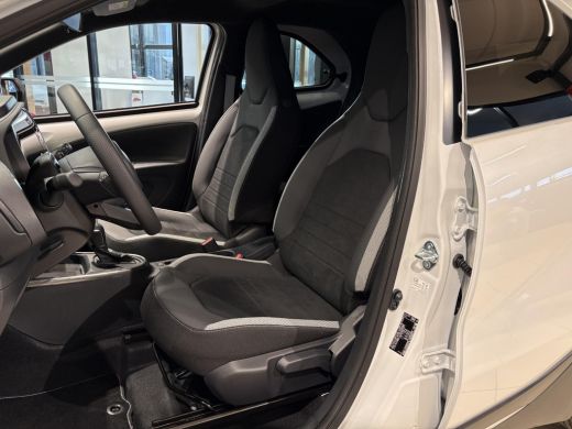 Toyota Aygo Hybrid 115 GR Sport **NIEUWE AUTO** ActivLease financial lease