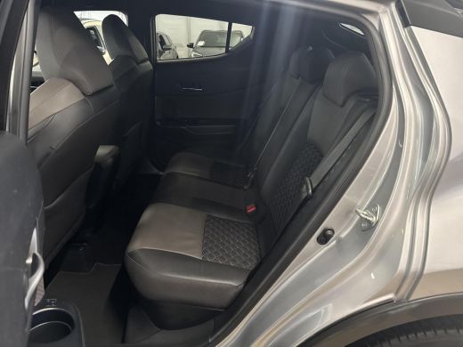 Toyota C-HR 1.8 Hybrid Executive | 06-10141018 Voor meer informatie ActivLease financial lease