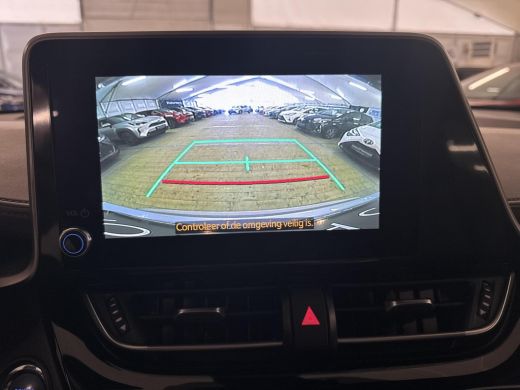 Toyota C-HR 1.8 Hybrid Executive | 06-10141018 Voor meer informatie ActivLease financial lease