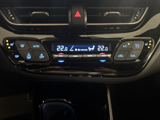 Toyota C-HR 1.8 Hybrid Executive | 06-10141018 Voor meer informatie ActivLease financial lease