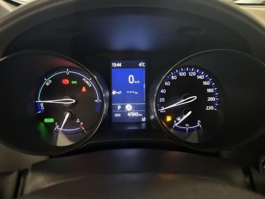 Toyota C-HR 1.8 Hybrid Executive | 06-10141018 Voor meer informatie ActivLease financial lease