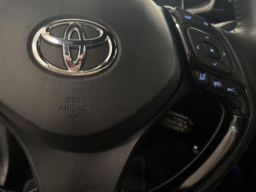 Toyota C-HR 1.8 Hybrid Executive | 06-10141018 Voor meer informatie ActivLease financial lease