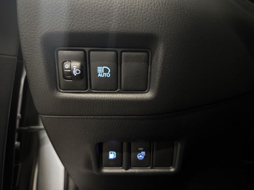 Toyota C-HR 1.8 Hybrid Executive | 06-10141018 Voor meer informatie ActivLease financial lease