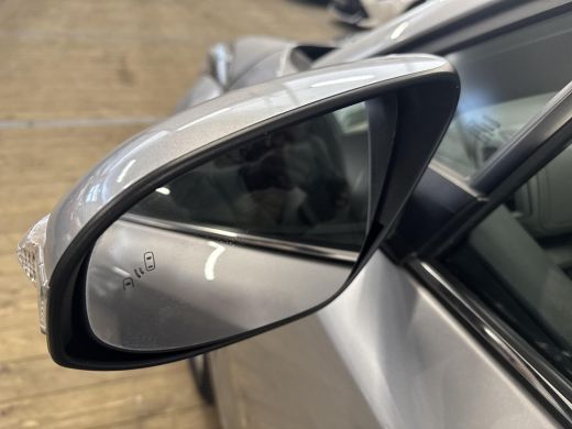 Toyota C-HR 1.8 Hybrid Executive | 06-10141018 Voor meer informatie ActivLease financial lease