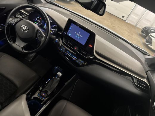 Toyota C-HR 1.8 Hybrid Executive | 06-10141018 Voor meer informatie ActivLease financial lease
