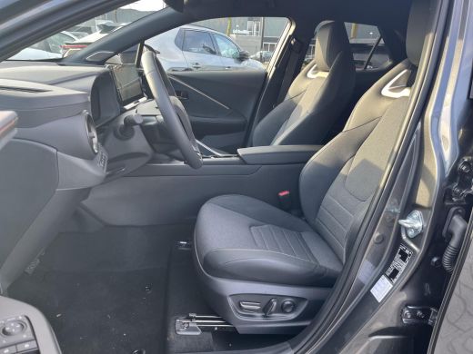 Toyota C-HR 2.0 Plug-in Hybrid 220 Executive | All-in prijs | Apple/Android | Camera | Stoelverwarming | ActivLease financial lease