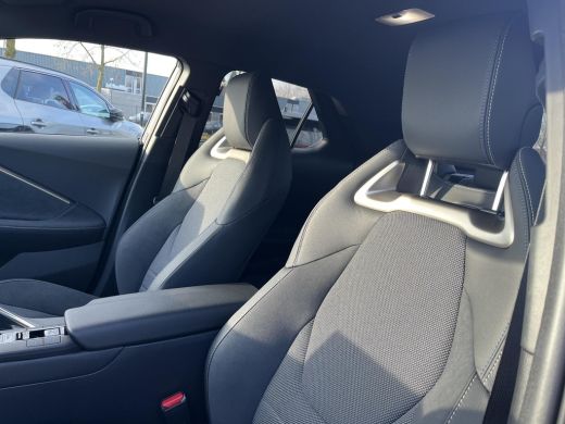 Toyota C-HR 2.0 Plug-in Hybrid 220 Executive | All-in prijs | Apple/Android | Camera | Stoelverwarming | ActivLease financial lease